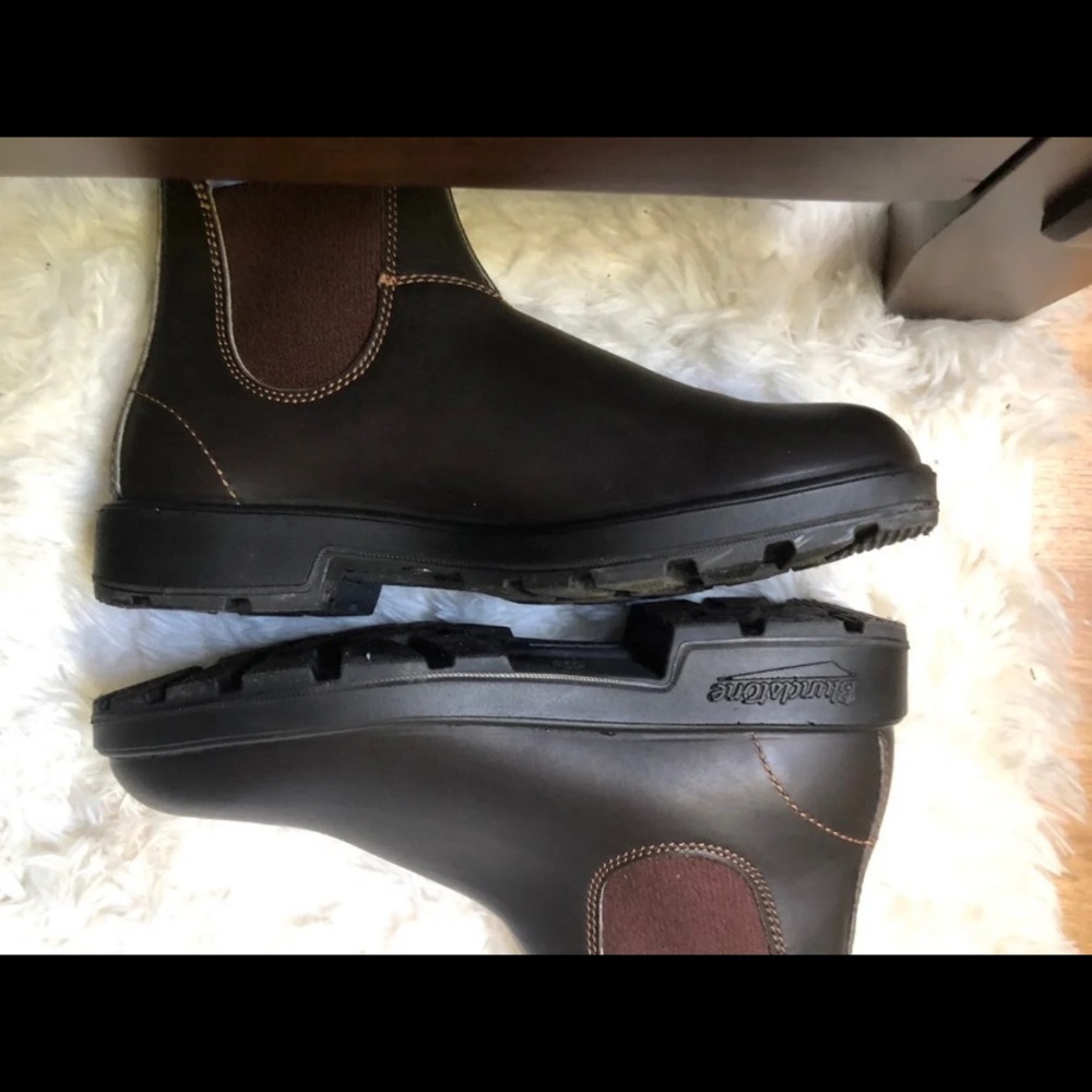 Stout Brown Blundstones